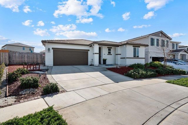 2111 Rosewood Drive, Hollister, CA 95023