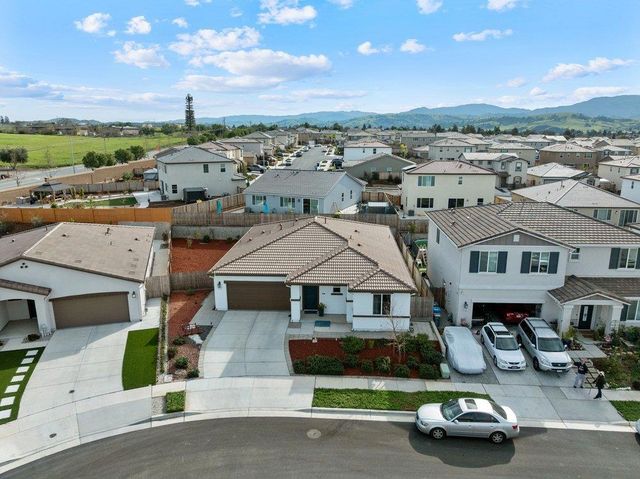 2111 Rosewood Drive, Hollister, CA 95023