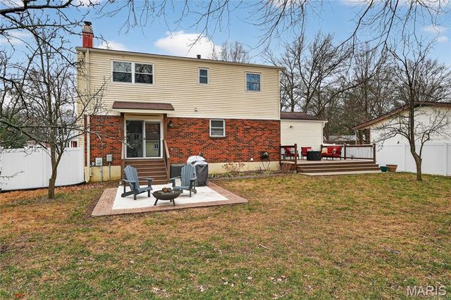 709 Windingpath Lane, Ballwin, MO 63021