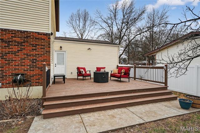 709 Windingpath Lane, Ballwin, MO 63021