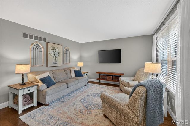 709 Windingpath Lane, Ballwin, MO 63021