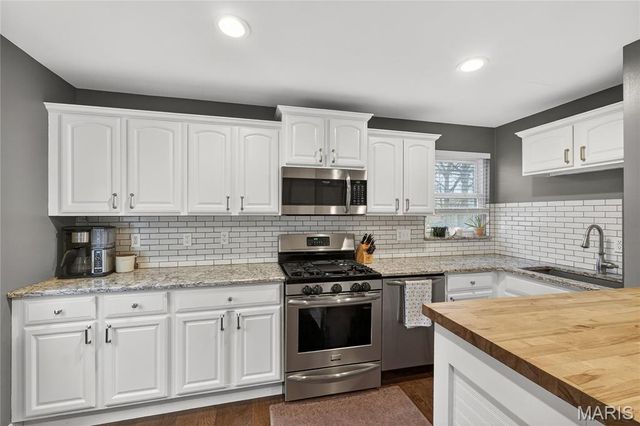 709 Windingpath Lane, Ballwin, MO 63021