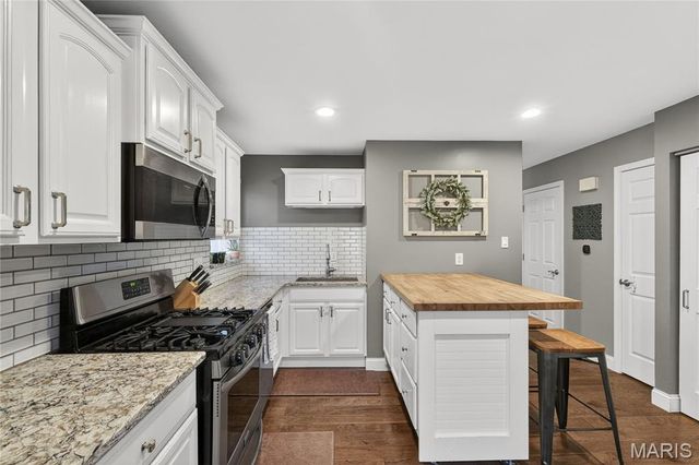 709 Windingpath Lane, Ballwin, MO 63021