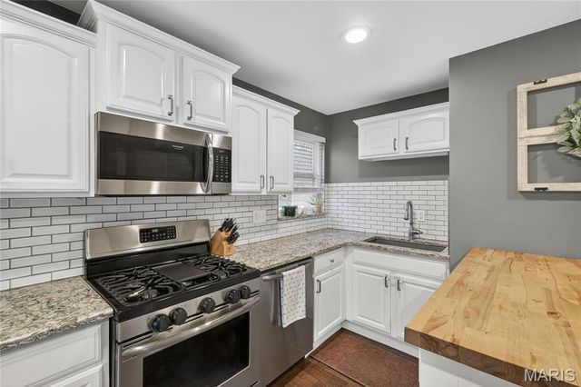 709 Windingpath Lane, Ballwin, MO 63021