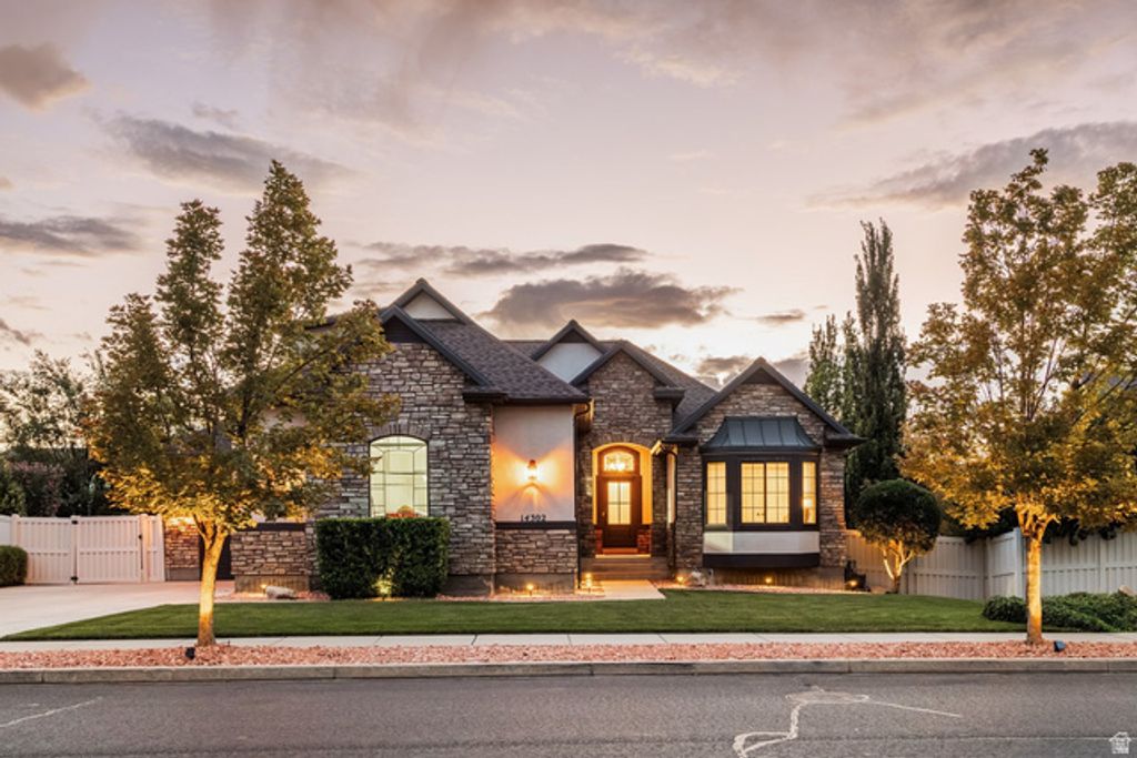 14302 S STONE FLY DR, Bluffdale, UT 84065