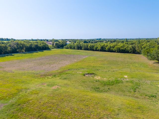 511 County Road 2765, Honey Grove, TX 75446