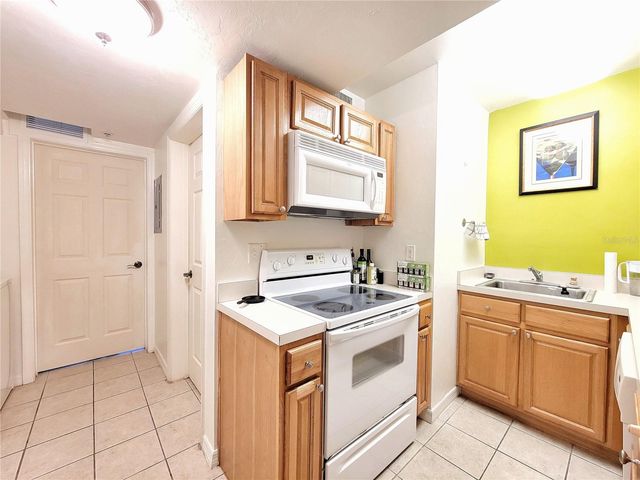 1220 SW 1ST AVENUE 209, Gainesville, FL 32601