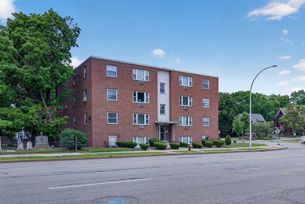 190 Mount Auburn Street 2-2, Watertown, MA 02472