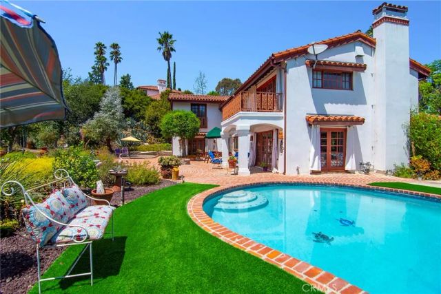 18690 Pasadero Drive, Tarzana, CA 91356