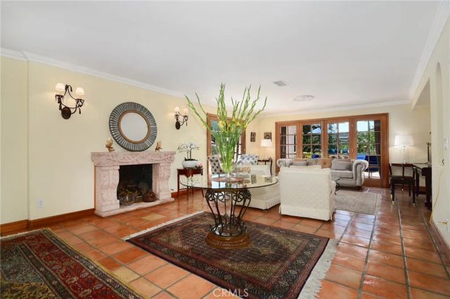 18690 Pasadero Drive, Tarzana, CA 91356