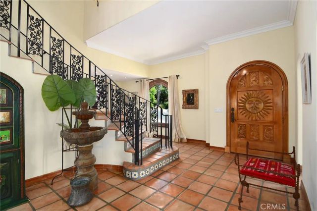 18690 Pasadero Drive, Tarzana, CA 91356