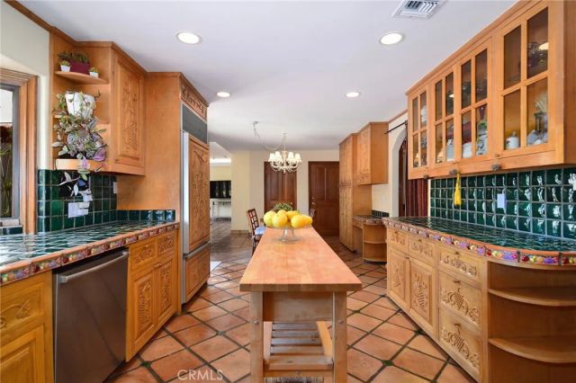 18690 Pasadero Drive, Tarzana, CA 91356