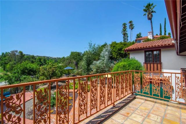 18690 Pasadero Drive, Tarzana, CA 91356