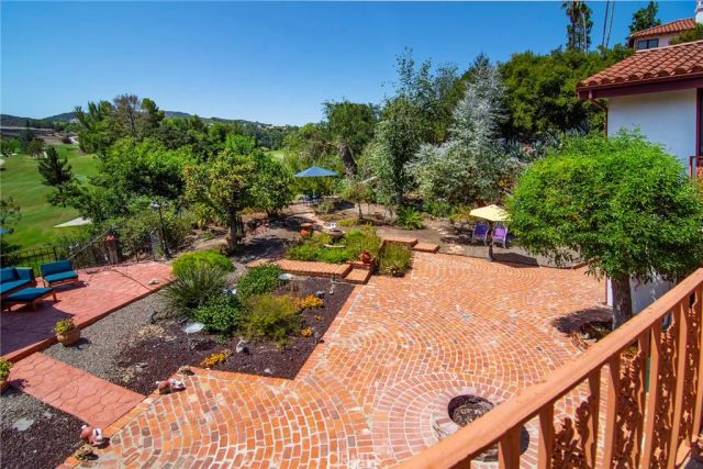 18690 Pasadero Drive, Tarzana, CA 91356