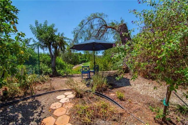 18690 Pasadero Drive, Tarzana, CA 91356