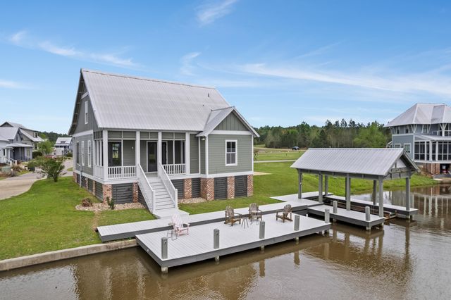 15 Channelside, Lumberton, MS 39455