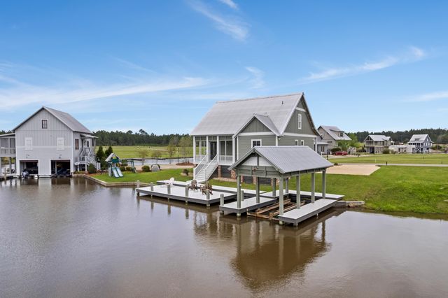 15 Channelside, Lumberton, MS 39455
