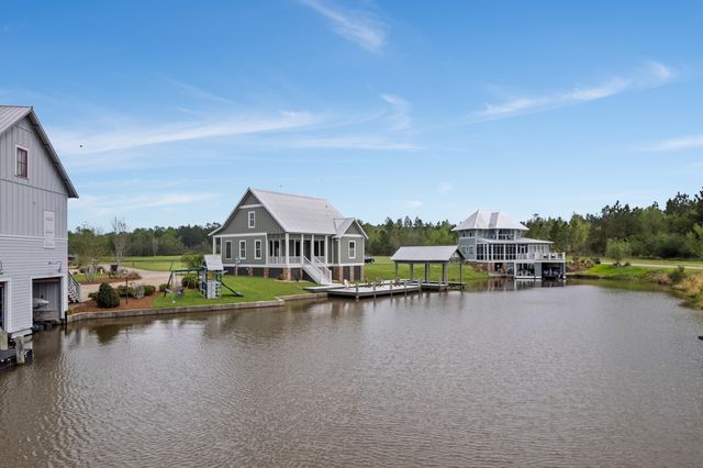 15 Channelside, Lumberton, MS 39455