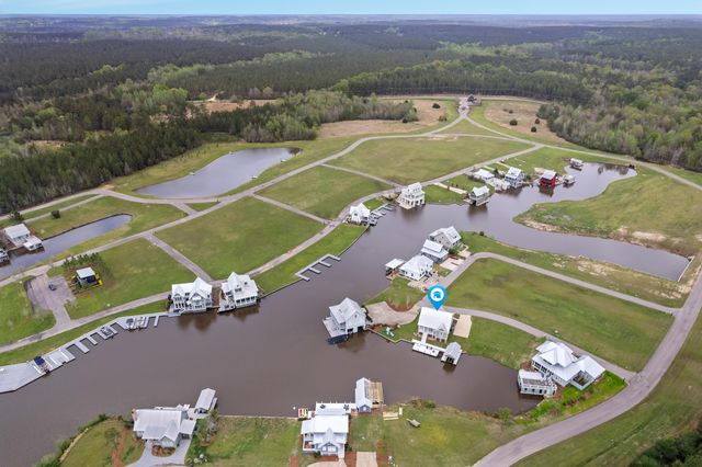 15 Channelside, Lumberton, MS 39455