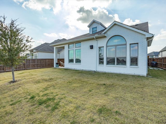 2325 Offerande Drive, Fort Worth, TX 76008