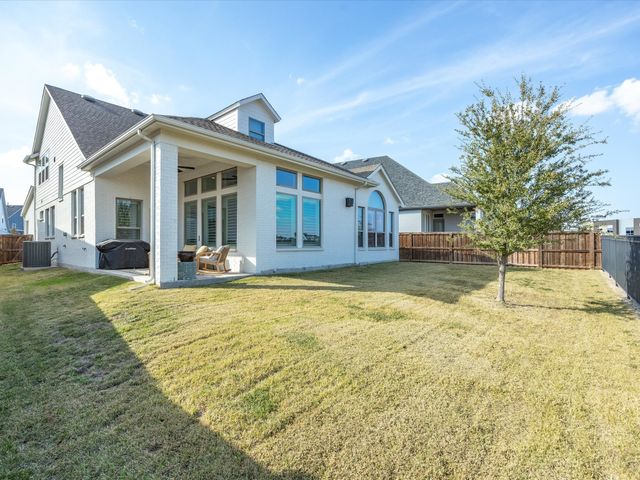 2325 Offerande Drive, Fort Worth, TX 76008