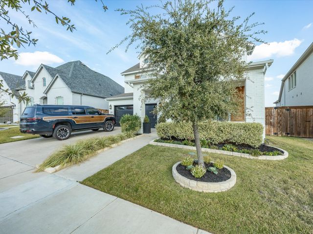 2325 Offerande Drive, Fort Worth, TX 76008