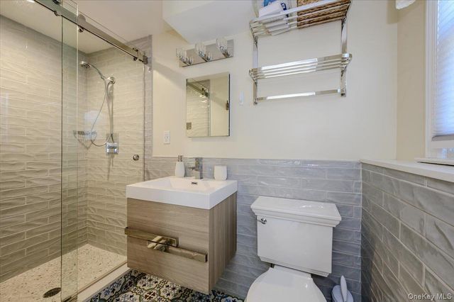 2419 Rockville Centre Parkway, Oceanside, NY 11572
