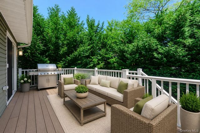 2419 Rockville Centre Parkway, Oceanside, NY 11572