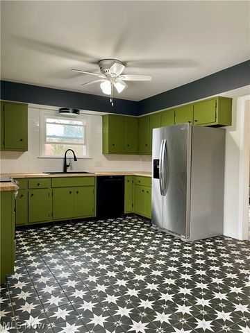 333 Parkway Drive, Berea, OH 44017