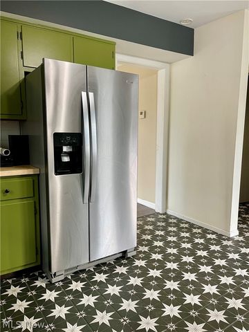 333 Parkway Drive, Berea, OH 44017