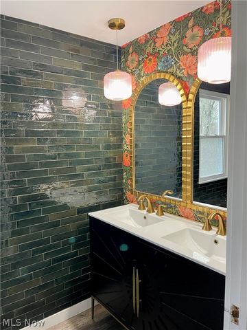 333 Parkway Drive, Berea, OH 44017