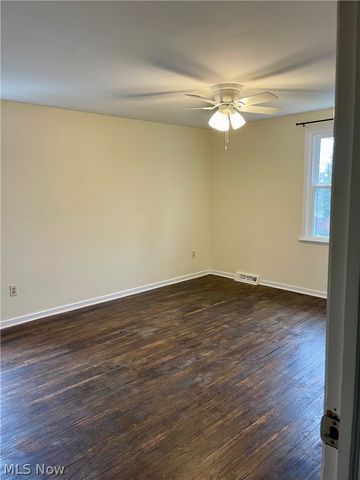 333 Parkway Drive, Berea, OH 44017