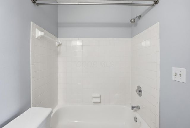 3917 Man O War Court, Columbus, OH 43221