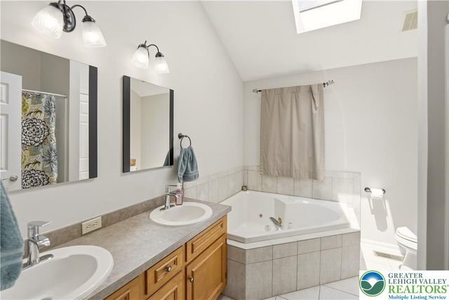 4095 Ross Road, Bethlehem Twp, PA 18020