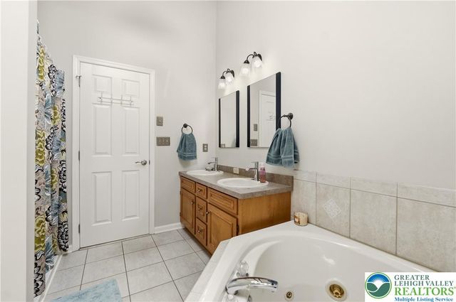 4095 Ross Road, Bethlehem Twp, PA 18020