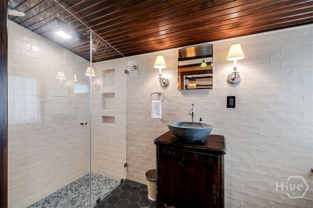 215 E 45th Street, Savannah, GA 31405