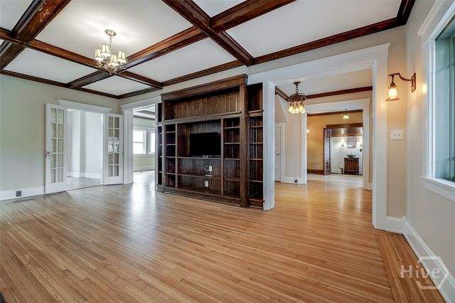 215 E 45th Street, Savannah, GA 31405