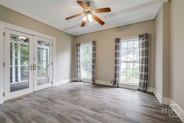 215 E 45th Street, Savannah, GA 31405