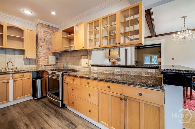 215 E 45th Street, Savannah, GA 31405