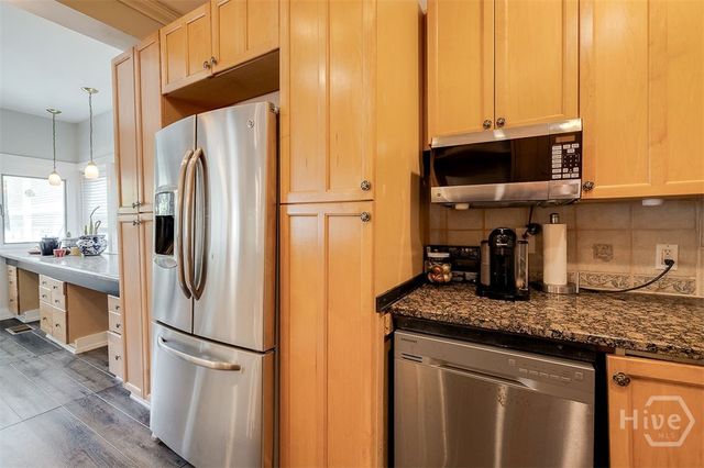 215 E 45th Street, Savannah, GA 31405