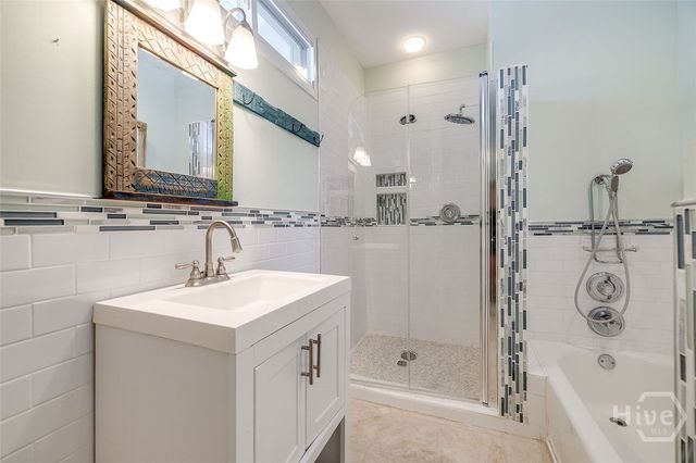 215 E 45th Street, Savannah, GA 31405