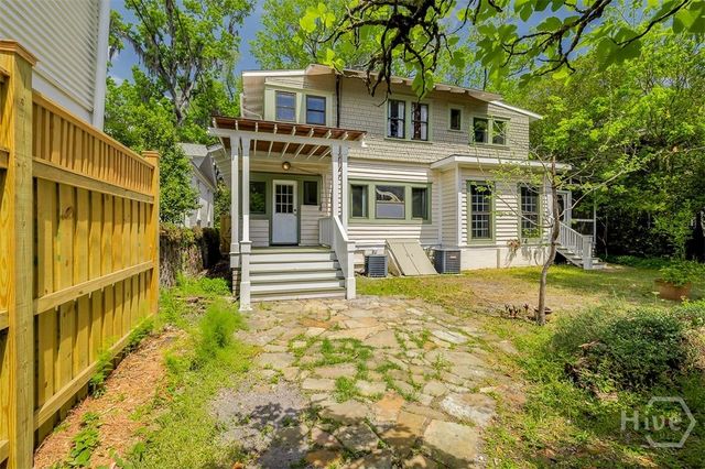 215 E 45th Street, Savannah, GA 31405