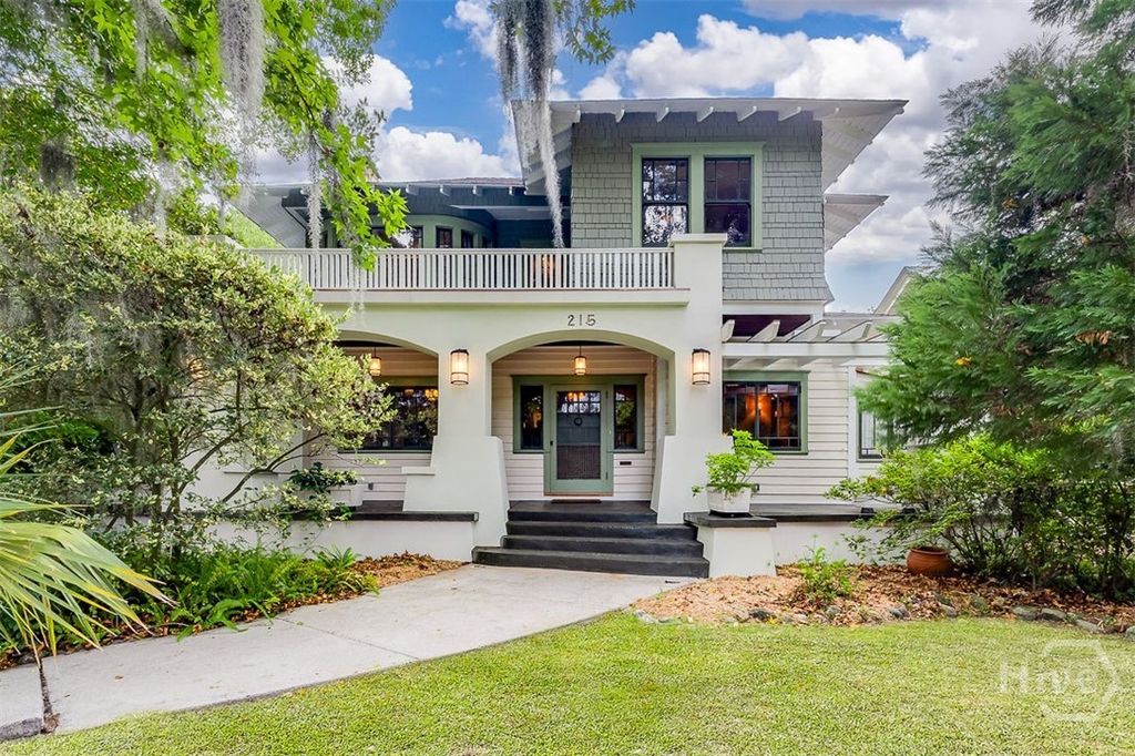 Image 1 of property listing at 215 E 45th Street, Savannah, GA 31405