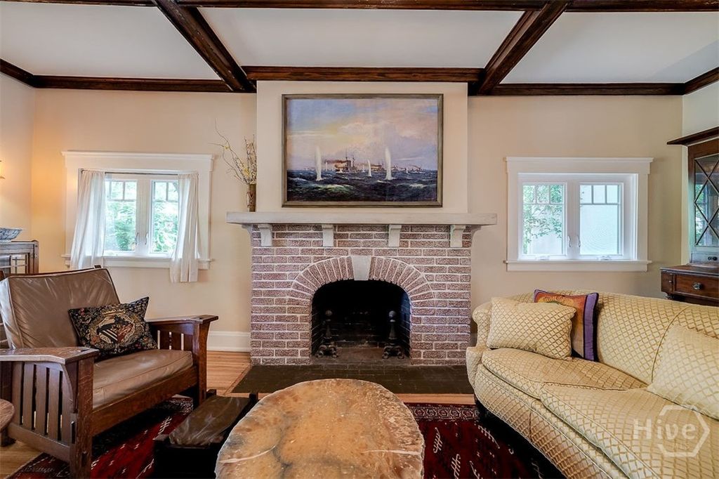 Image 16 of property listing at 215 E 45th Street, Savannah, GA 31405