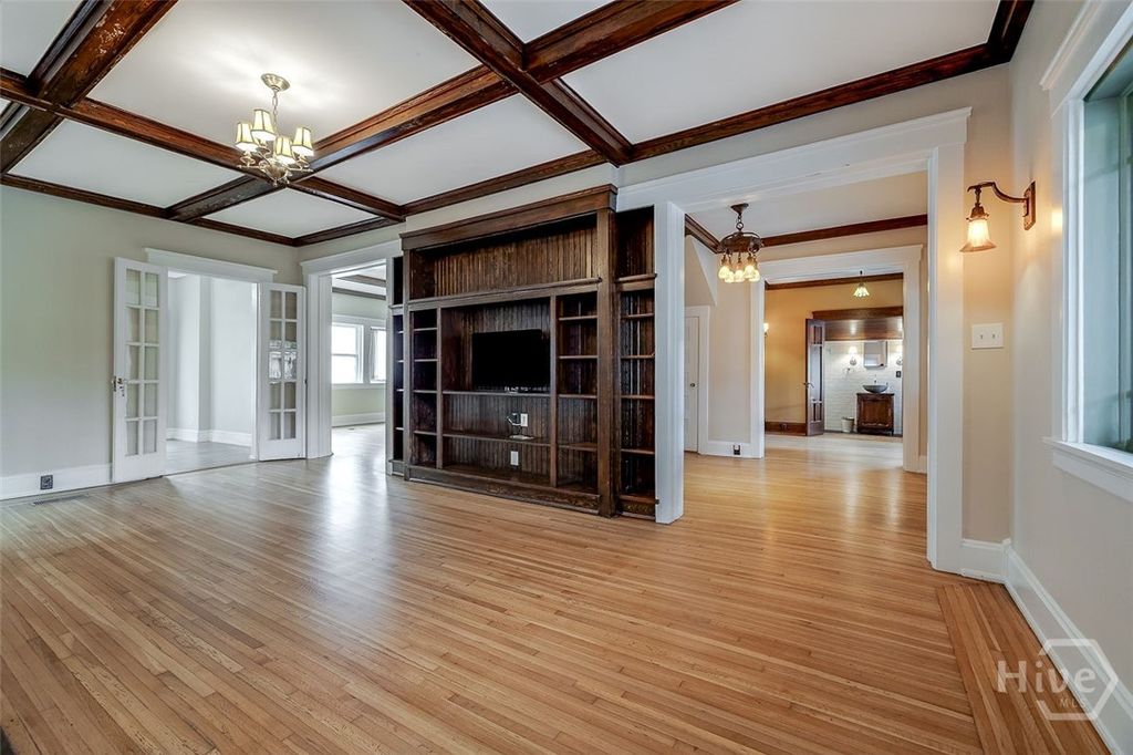 Image 18 of property listing at 215 E 45th Street, Savannah, GA 31405