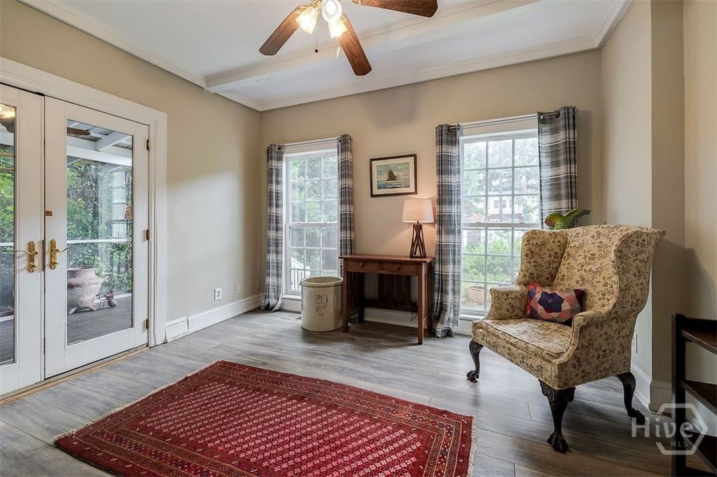 Image 23 of property listing at 215 E 45th Street, Savannah, GA 31405