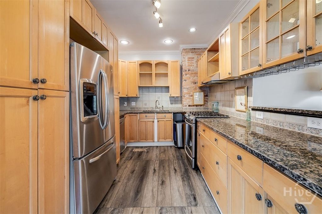 Image 24 of property listing at 215 E 45th Street, Savannah, GA 31405