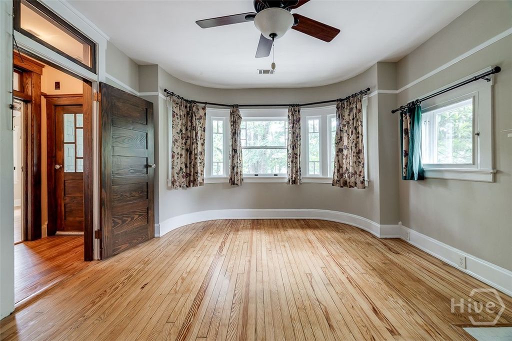 Image 33 of property listing at 215 E 45th Street, Savannah, GA 31405