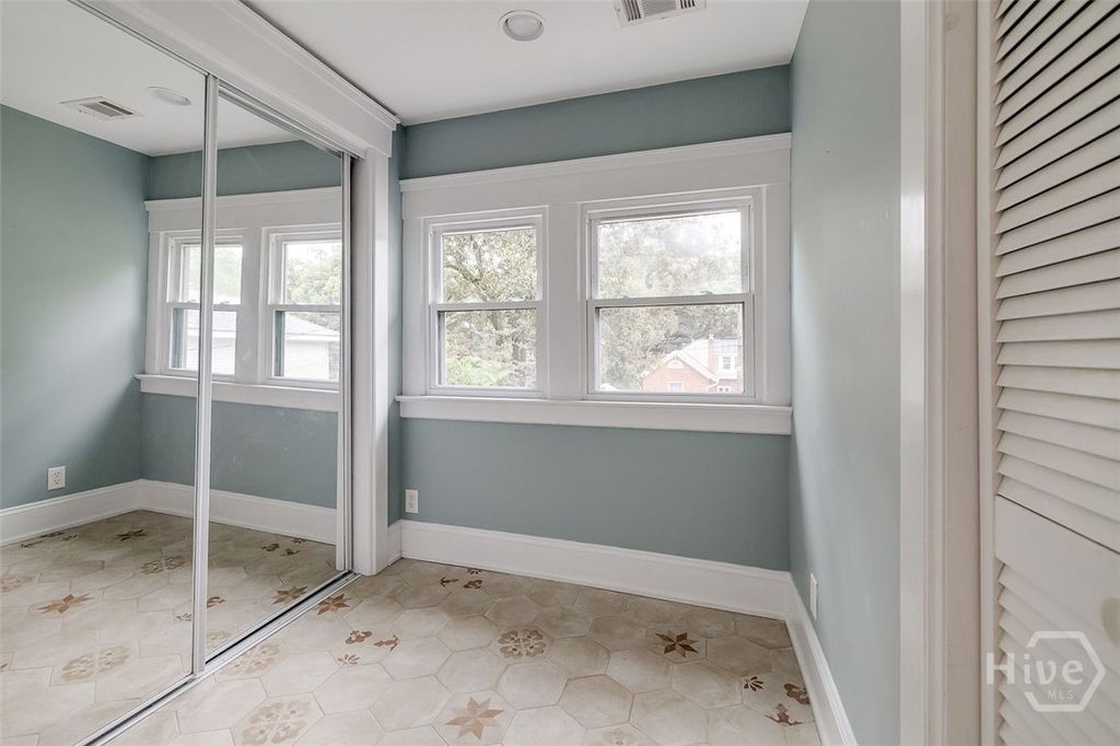 Image 37 of property listing at 215 E 45th Street, Savannah, GA 31405