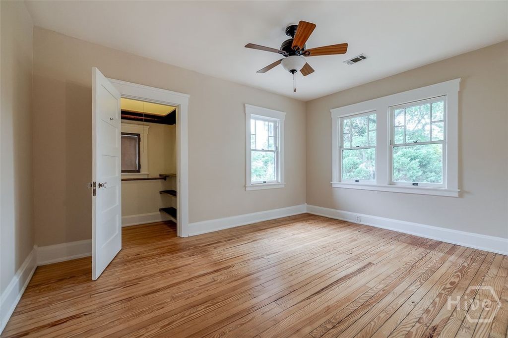 Image 38 of property listing at 215 E 45th Street, Savannah, GA 31405